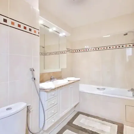 Apartment Thibaud Paris